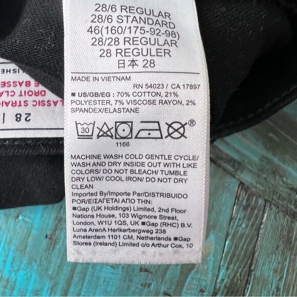 Gap Classic Straight Mid  Rise Size 28 - Picture 7 of 7